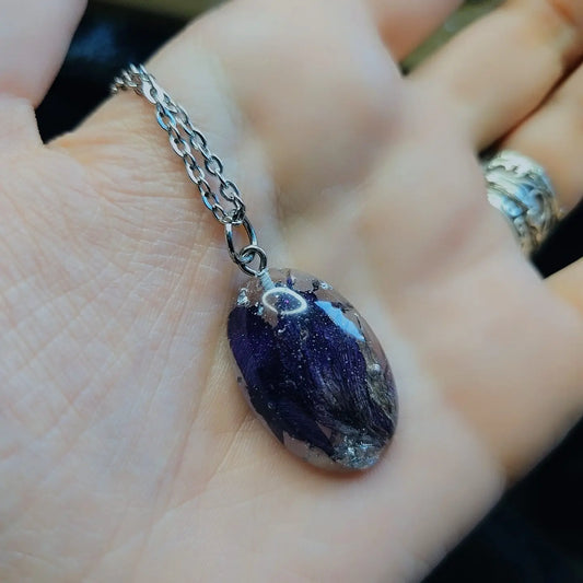 Purple Flower Necklace - Book of Kissu