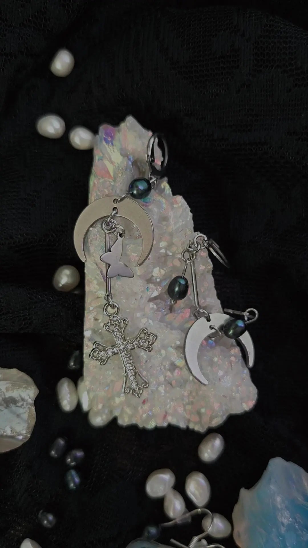 A Butterfly's Tears Earrings - Book of Kissu