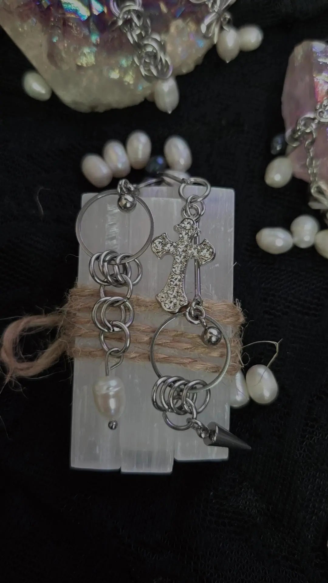 Chaindrop Earrings - Book of Kissu