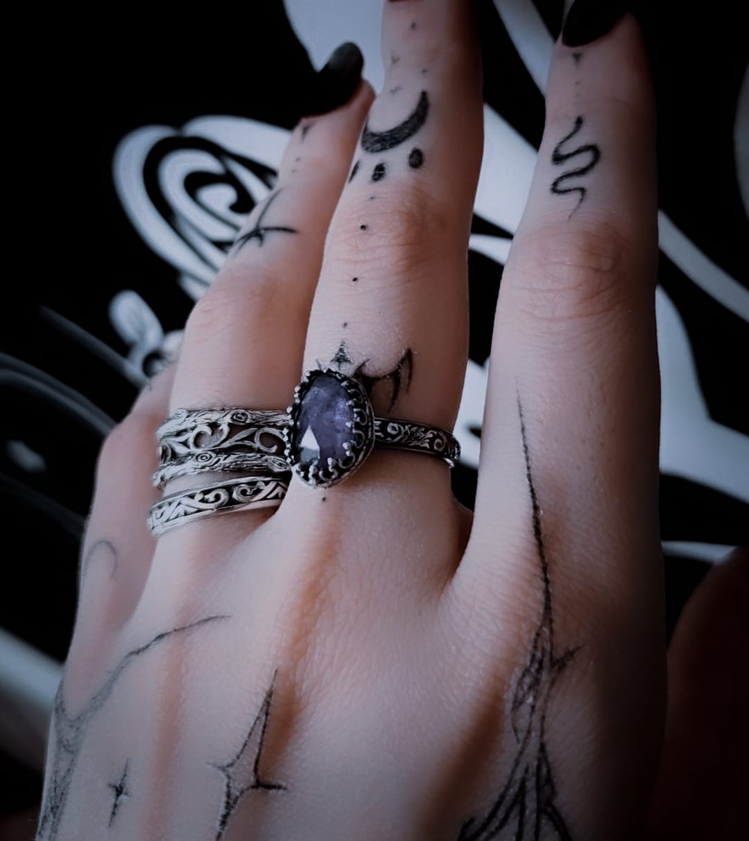 Unique Tanzanite Ring - Book of Kissu