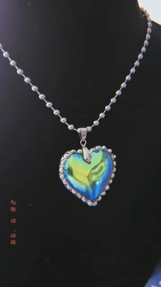 Dreamy Heart Necklace Book of Kissu