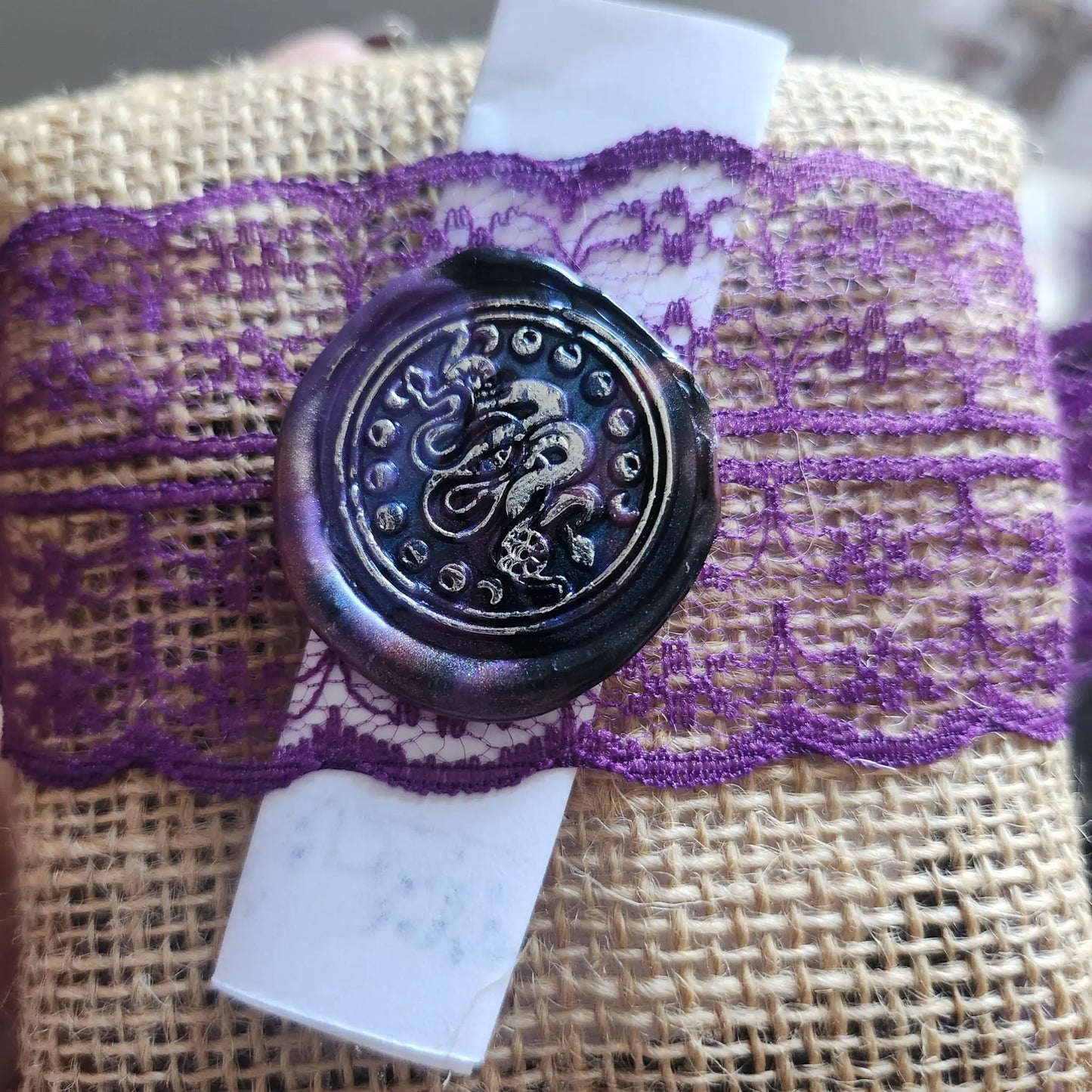 Gift wrapping - Book of Kissu