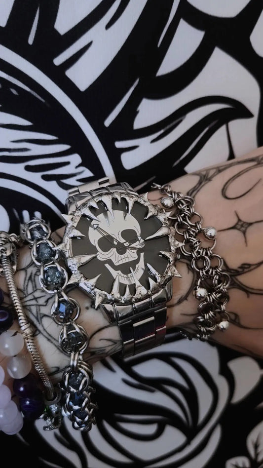 Skull watch - Book of Kissu