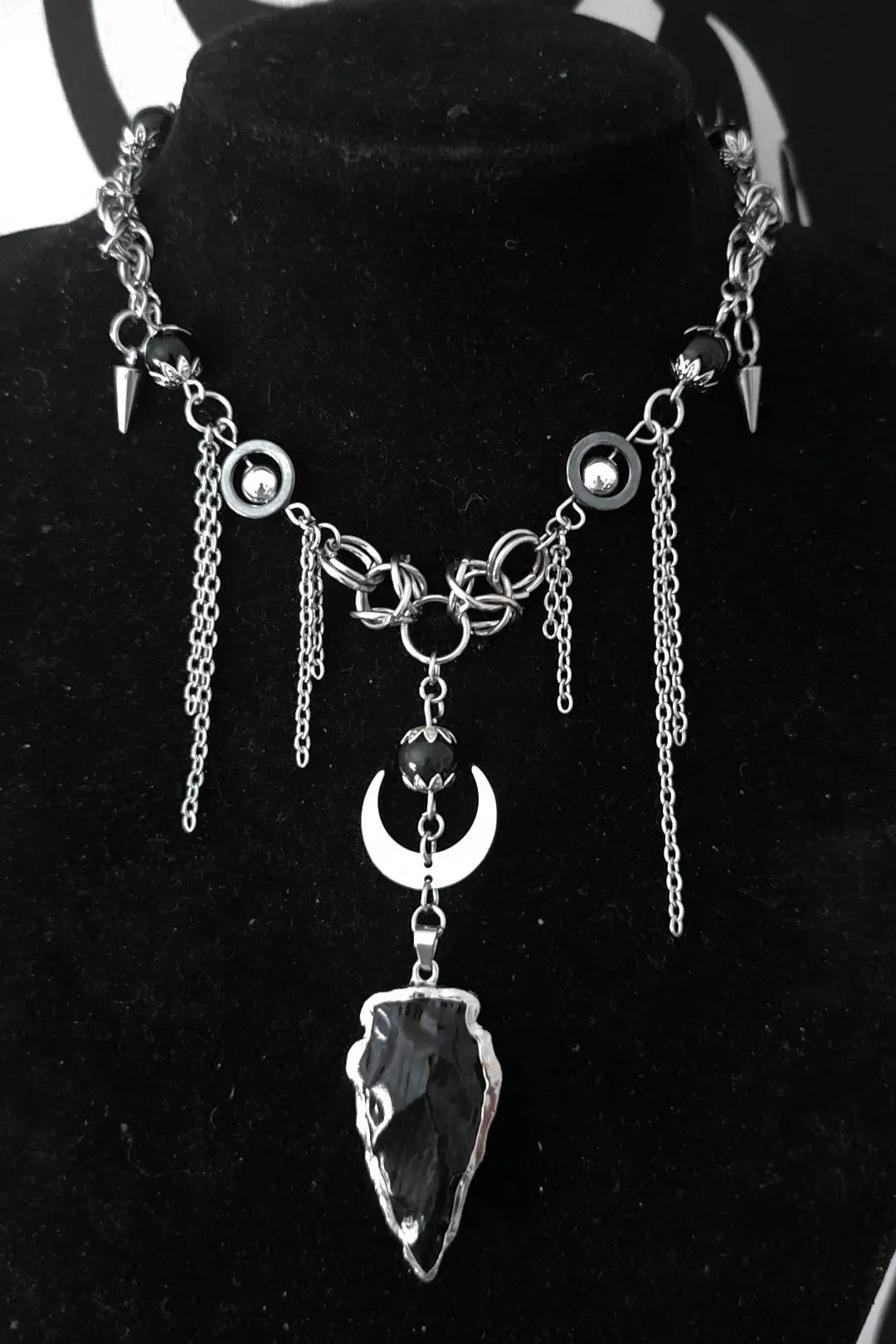 Arrowhead Necklace - Book of Kissu