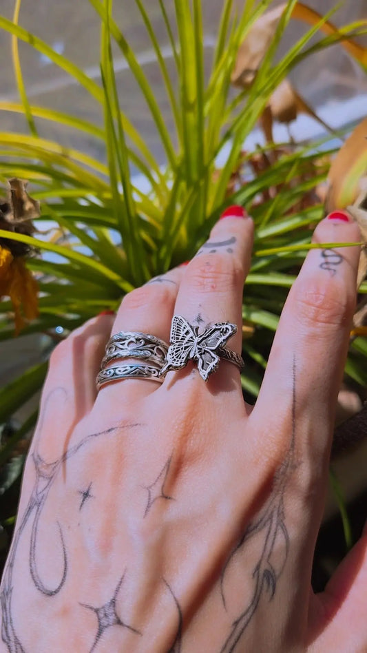 Buttersky Ring - Book of Kissu