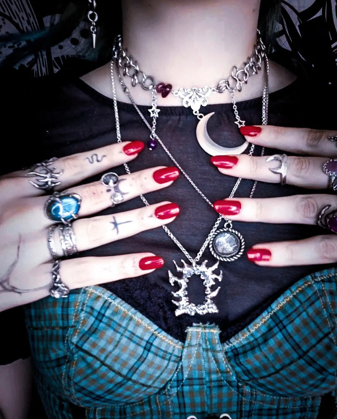 Oblivion Gate Necklace - Book of Kissu