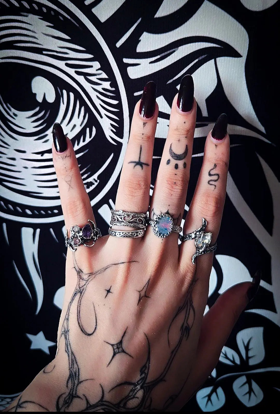 Opal Sunset - UK Q / US 8 - Book of Kissu