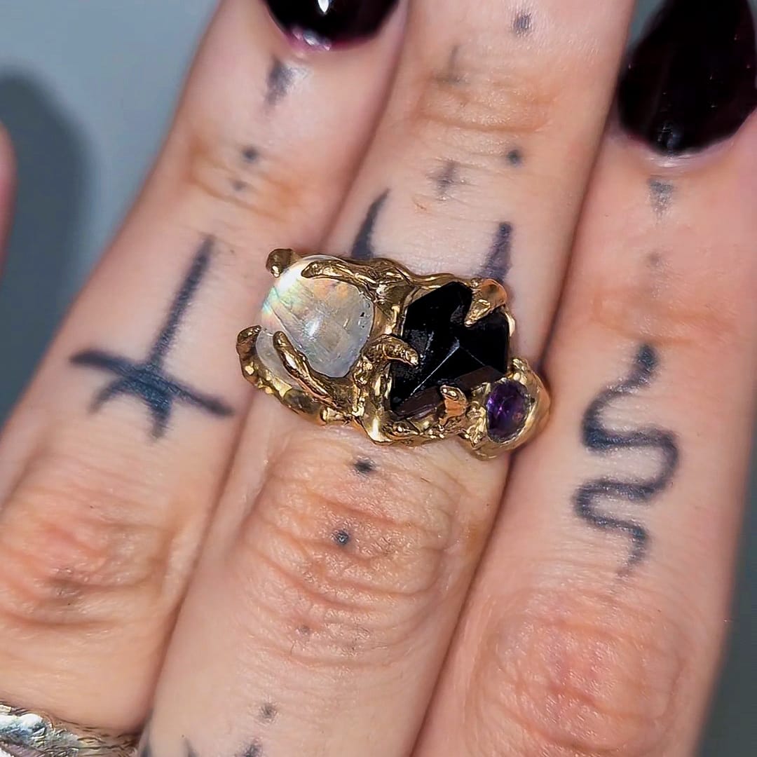 The Trinity Relic – Moonstone, Onyx & Amethyst Coffin Ring Book of Kissu