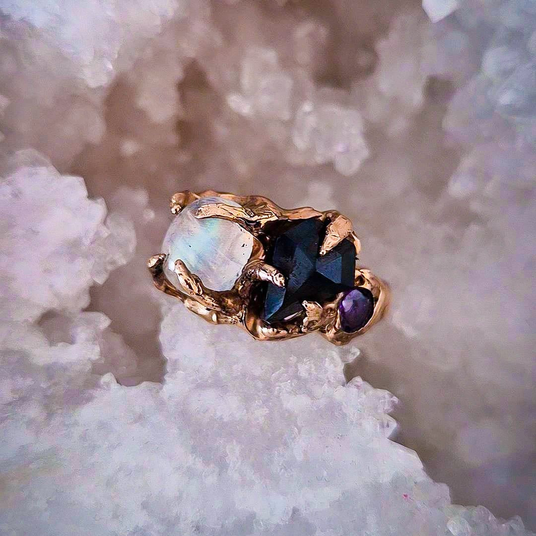 The Trinity Relic – Moonstone, Onyx & Amethyst Coffin Ring Book of Kissu