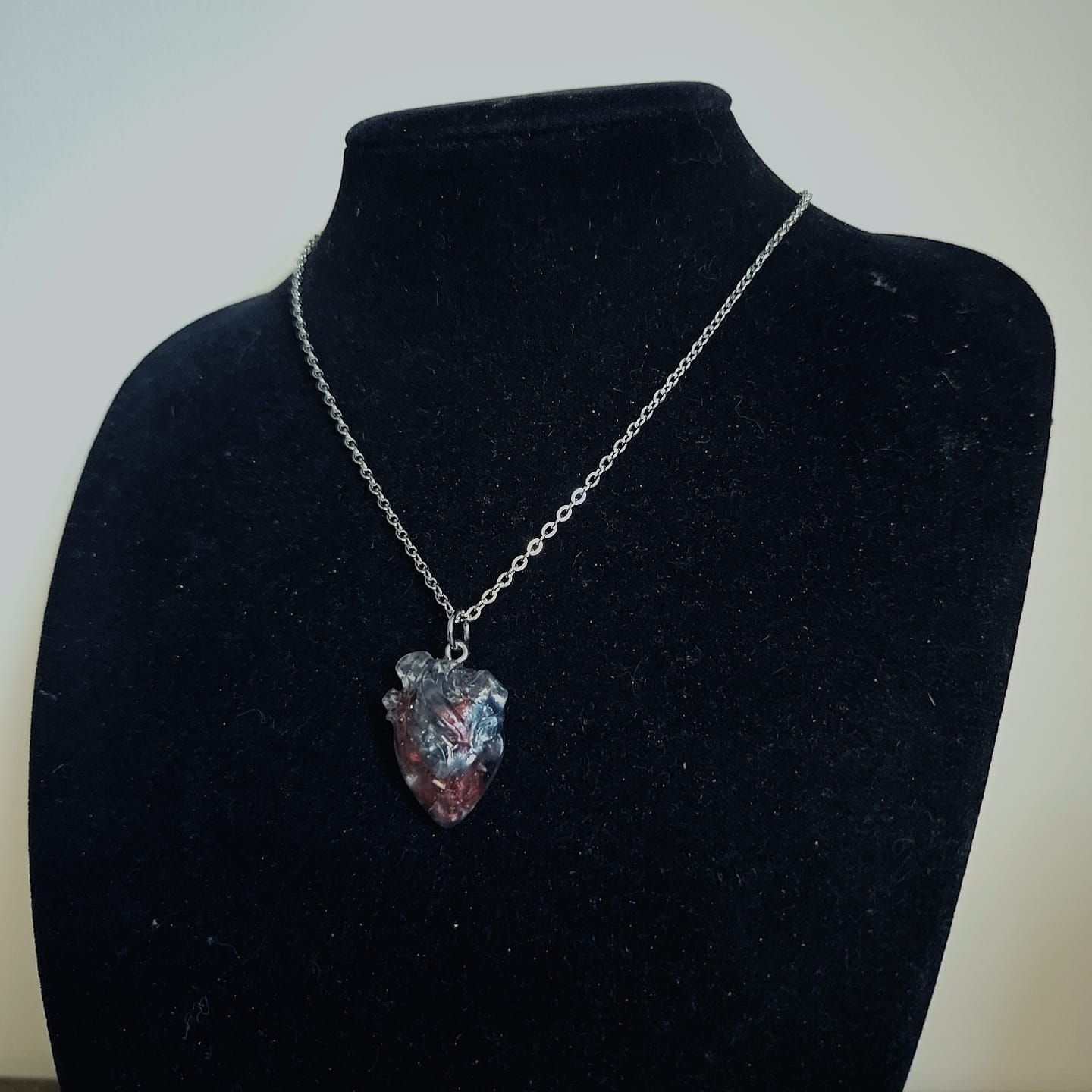 Crimson Inferno Necklace - Book of Kissu