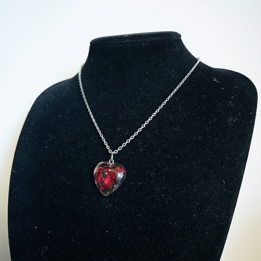 Heart Petals Necklace - Book of Kissu