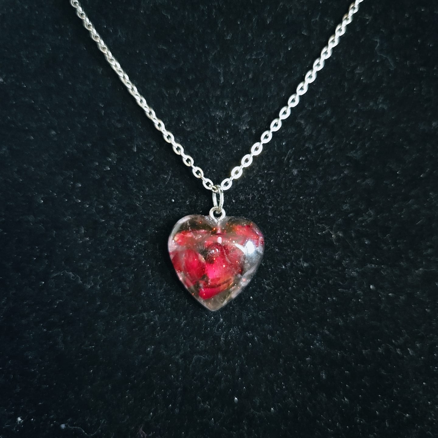 Heart Petals Necklace - Book of Kissu