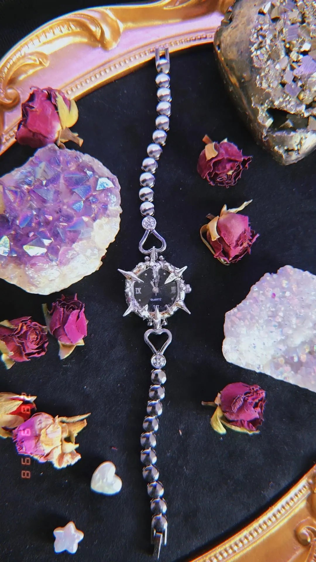 Subtle Beauty watch - Book of Kissu