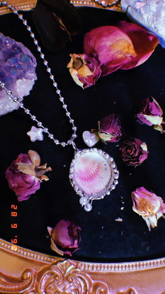 Pearlbound Siren Necklace