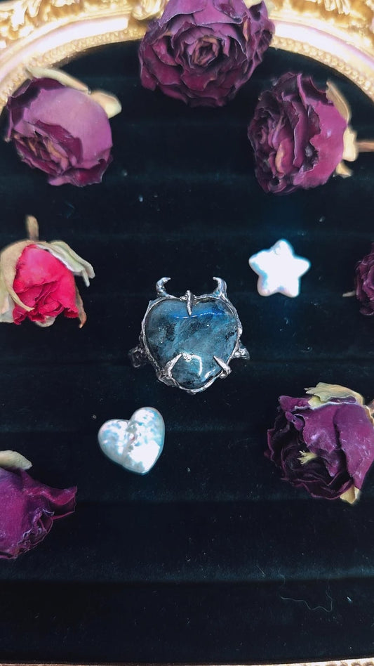 Demon Heart Ring - UK R / US 9
