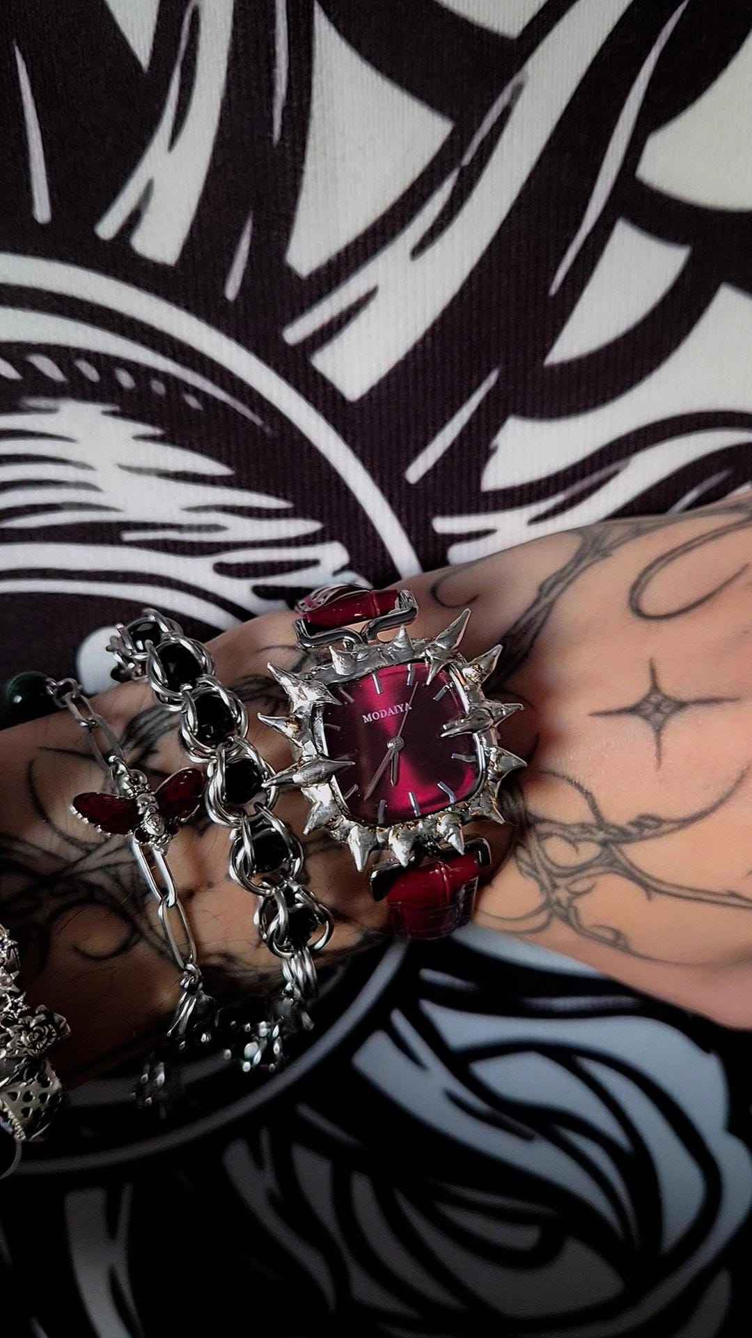 Red watch Book of Kissu