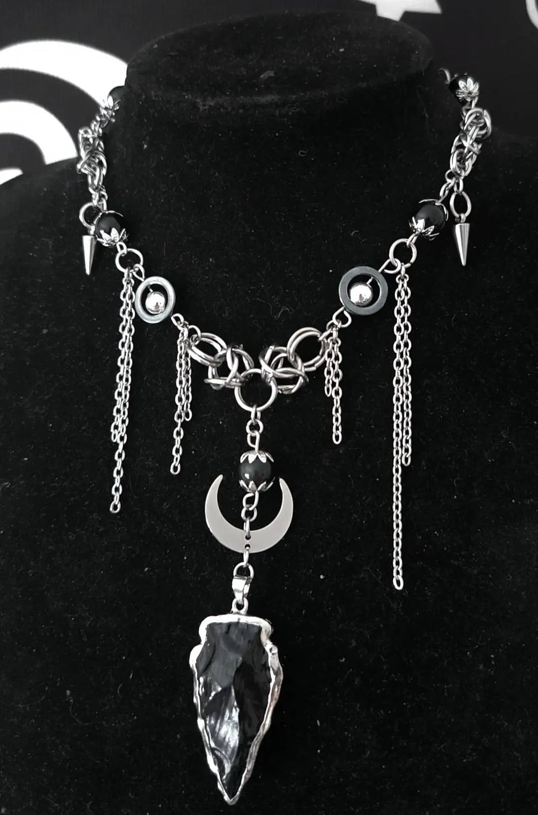 Arrowhead Necklace - Book of Kissu