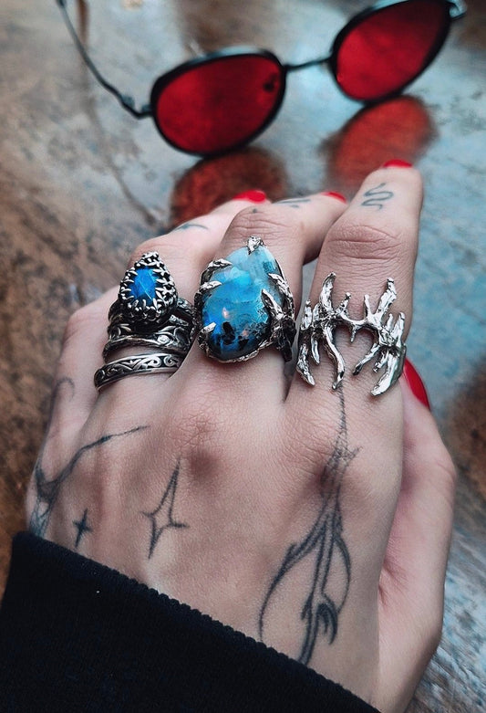 Fullbloon Ring - UK Q / US 8.5 Book of Kissu