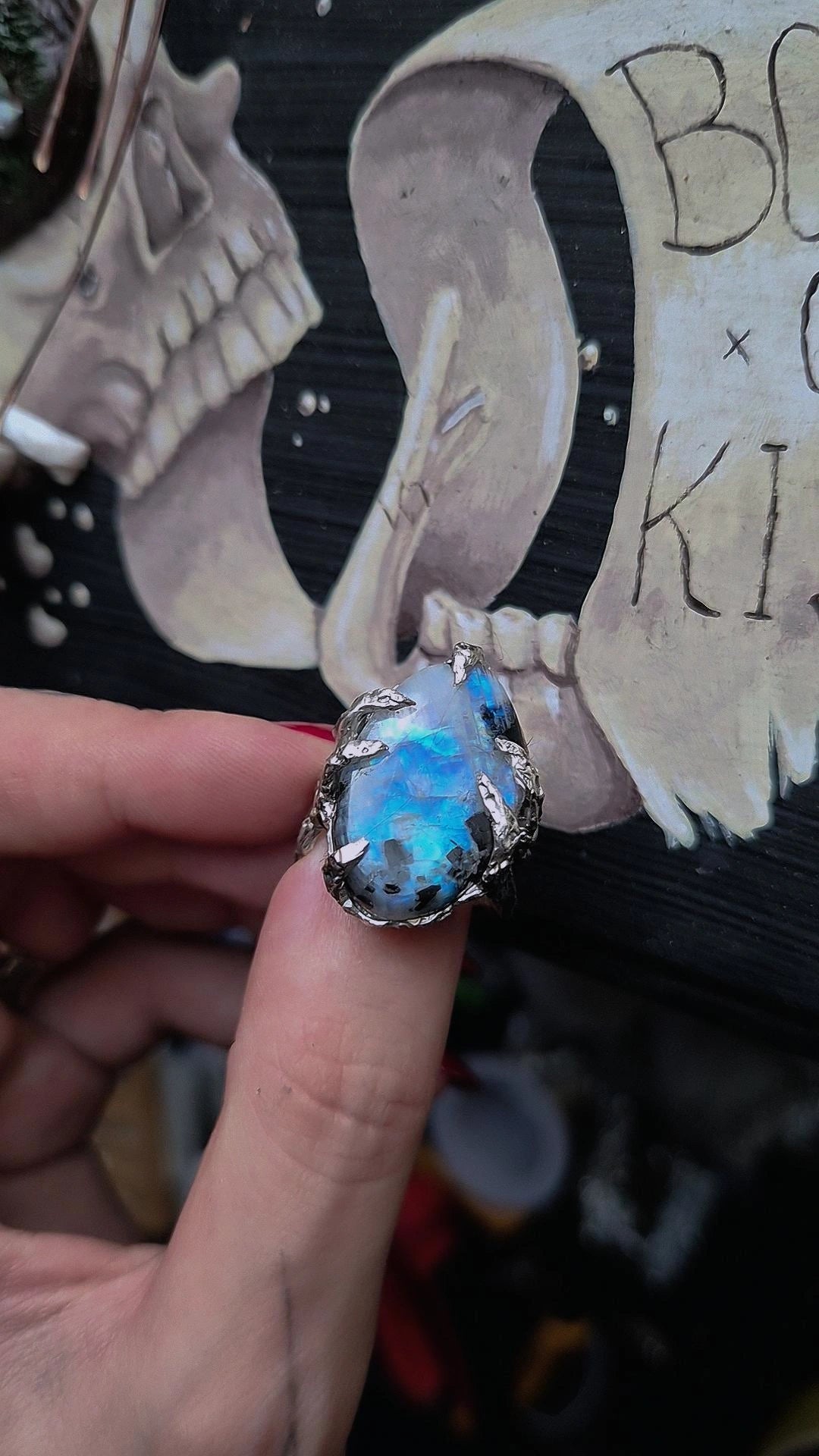 Fullbloon Ring - UK Q / US 8.5 Book of Kissu