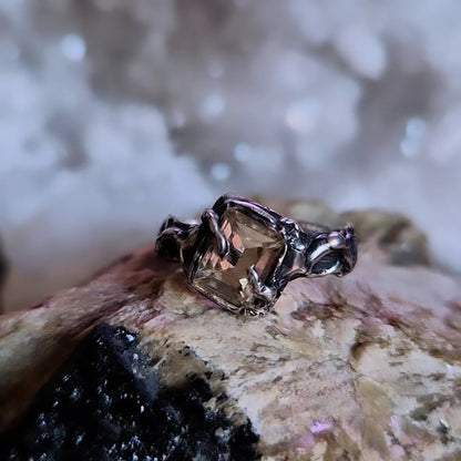 Moonveil - UK O / US 7 1/2 Book of Kissu