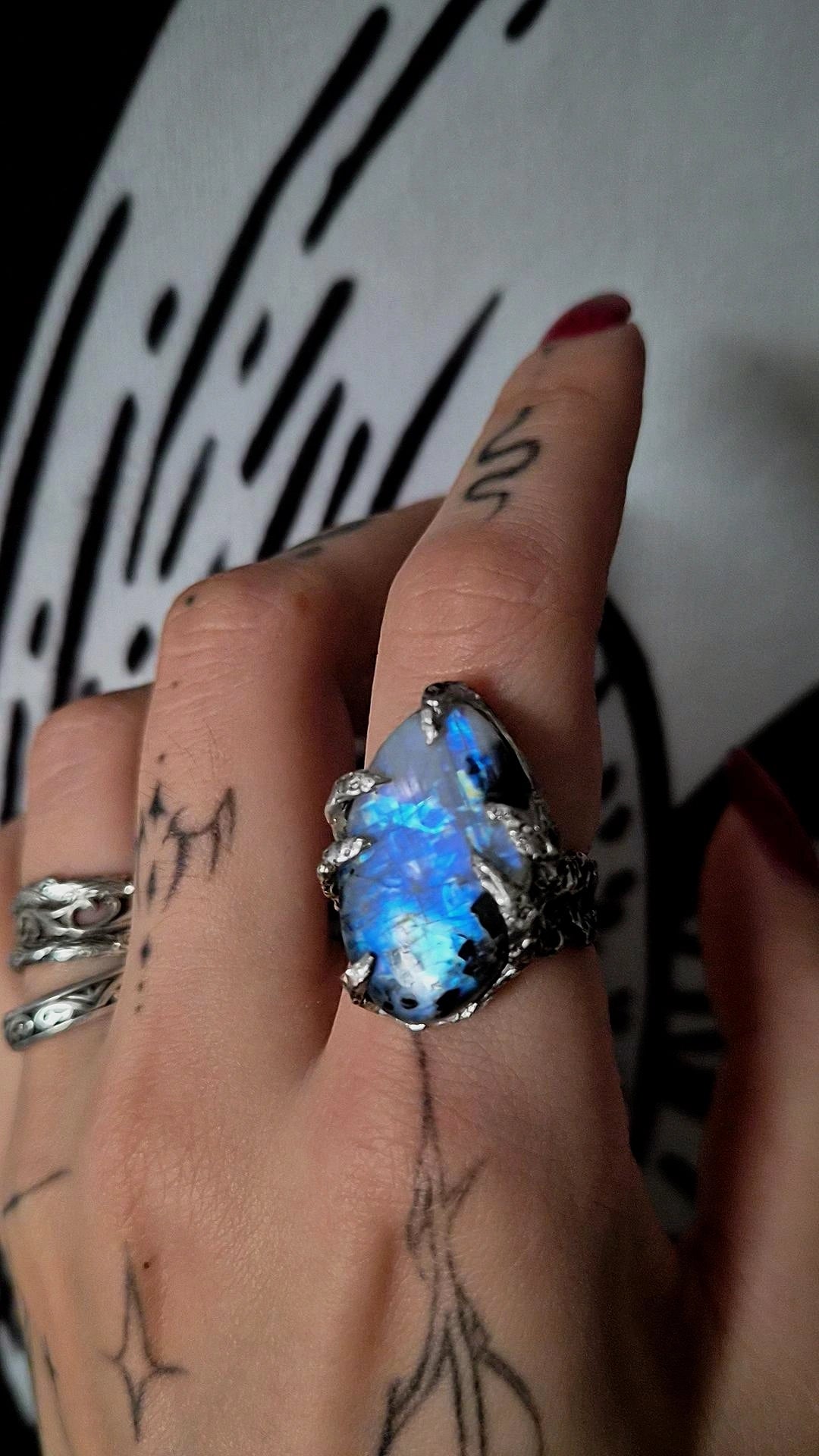 Fullbloon Ring - UK Q / US 8.5 Book of Kissu